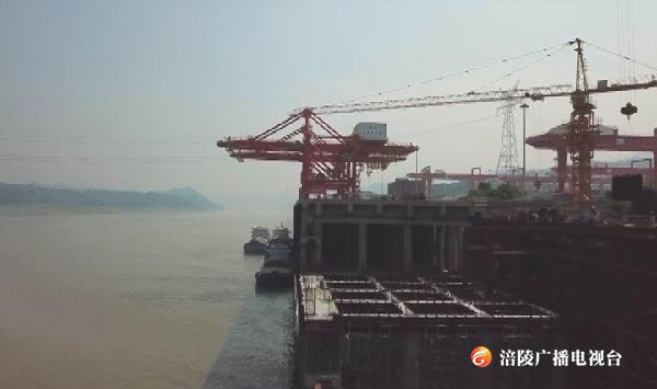 龙头港.mp4.00_00_45_14.Still007