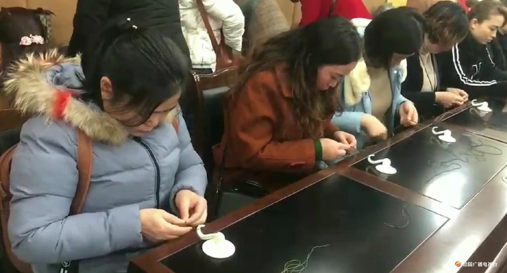 手工技巧学起来！2019年第二期“巴渝巧姐菜乡结绳”手工培训班开班