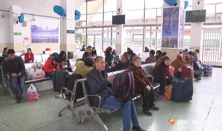 火车票不再“一票难求”！春运最后一天，涪陵火车站客流降三成