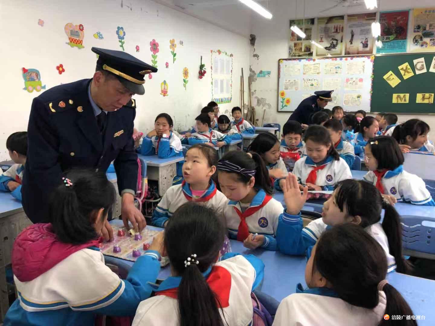 ​【关注3·15】部门企业联手宣传 教你识假辨假