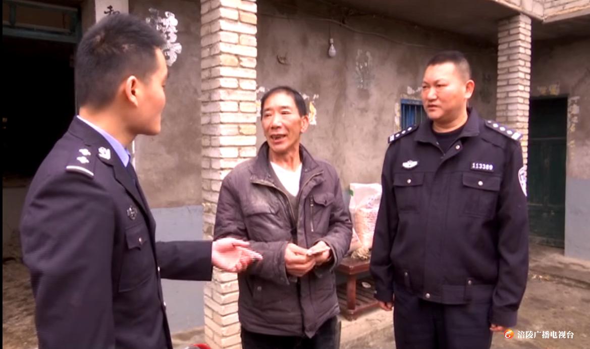 这操作......男子入室盗窃现场落下手机，自拍照成线索助民警破案！
