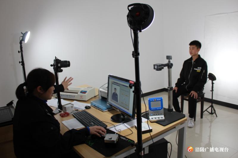 @全区中考生，抓紧办理居民身份证，全区派出所为你们开辟了绿色通道