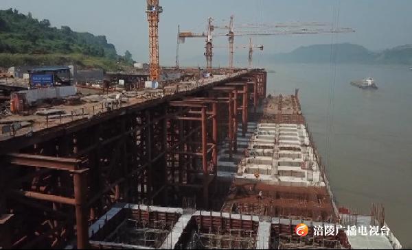 【关注重点工程】龙头港二期五六号泊位启动水上结构物施工