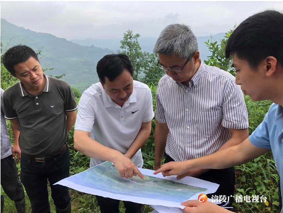 【时政快报】今天上午，种及灵检查灾后重建工作！