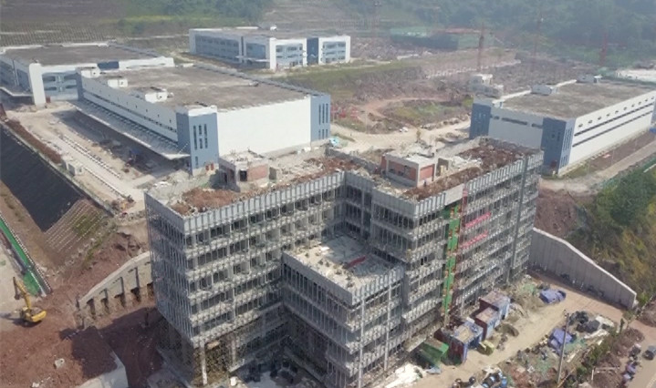 综保区一期进入设备安装阶段，预计本月底完工！