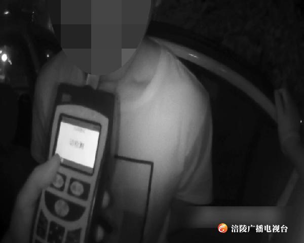 男子酒驾扣证再酒驾       “脸皮厚”也躲不掉行政拘留！