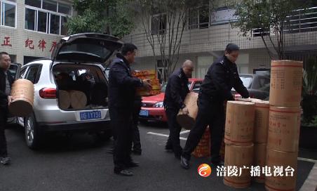 警惕！非法运输烟花爆竹 小心汽车变“定时炸弹”
