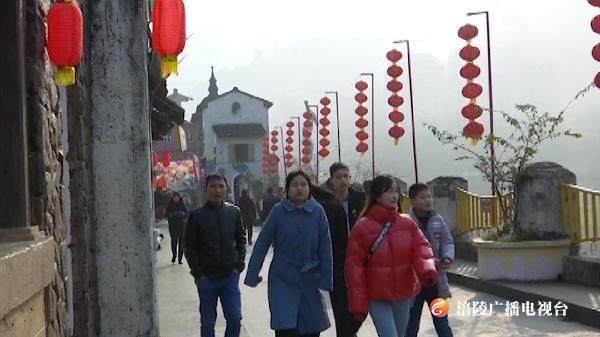 春节长假：不文明现象“屡禁不止” 志愿者助力文明出游