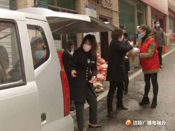 暖心！物业代销农产品 助力贫困户增收