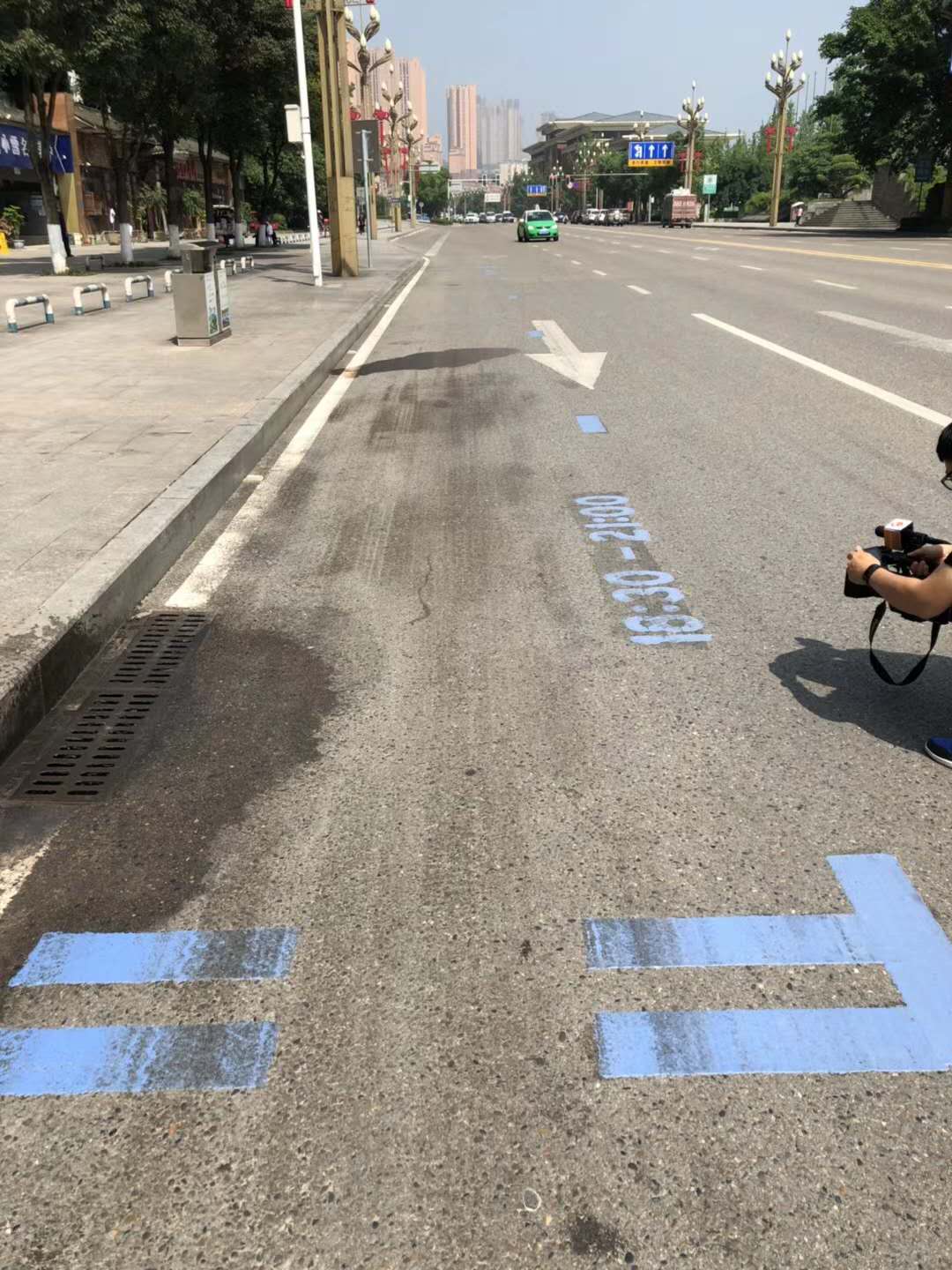 涪陵：增设蓝色停车位 缓解城区“停车难”