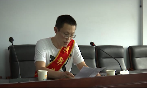 抗疫宣讲进社区：疫情大考彰显中国特色社会主义制度优势