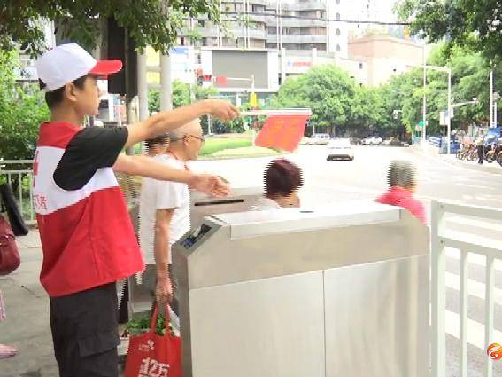 志愿红扮靓涪陵城 志愿服务蔚然成风