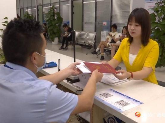 ​区行政服务中心：打通服务“最后一米”