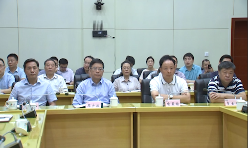 全国抗击新冠肺炎疫情表彰大会举行     我区干部群众集中收看大会直播