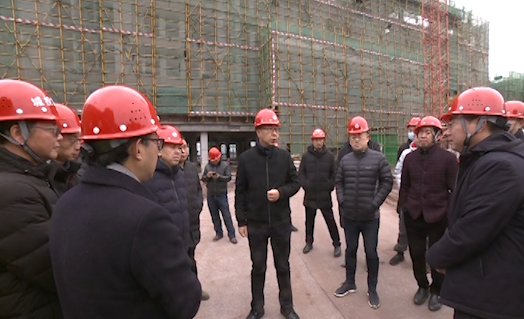 ​种及灵调研城市建设管理工作