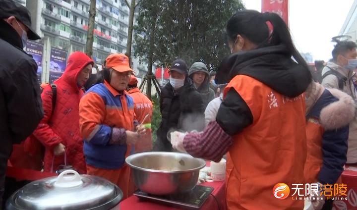 爱心萝卜大派送 青联委员助力消费扶贫