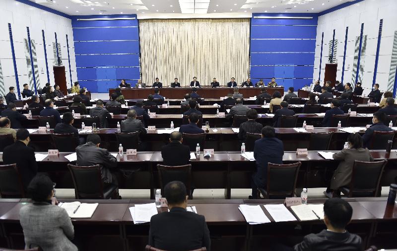 区委理论学习中心组（扩大）举行学习会