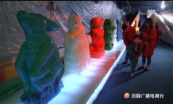 美心红酒小镇的冰雪世界怎么玩？看这个视频就知道了！