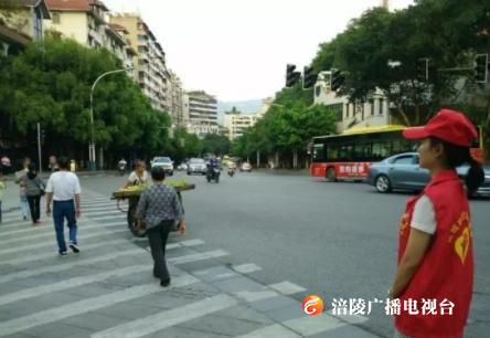 涪陵这群小红帽，每天下班奉献一小时，为你的安全保驾护航！