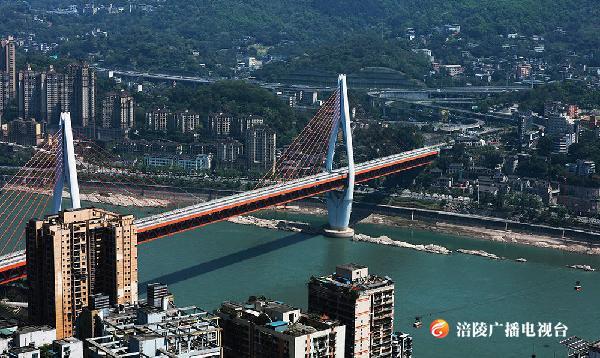打造新“引擎”　崛起新高地——重庆发挥“三个作用”开辟发展新格局